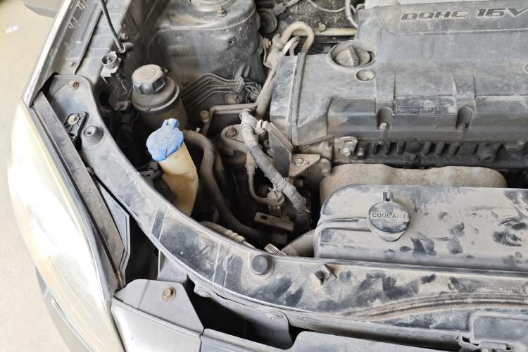 Used Kia Sportage 2009 2.0L Automatic 2WD GL Trim Engine Bay Right