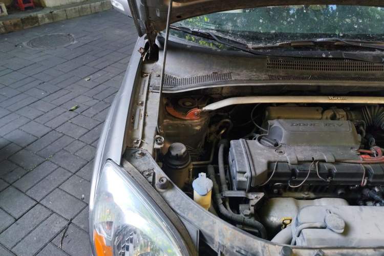 Used Kia Sportage 2009 2.0L Automatic Two-Wheel Drive GLS Engine Bay Right