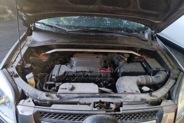 Used Kia Sportage 2009 2.0L Automatic Two-Wheel Drive GLS Engine Bay