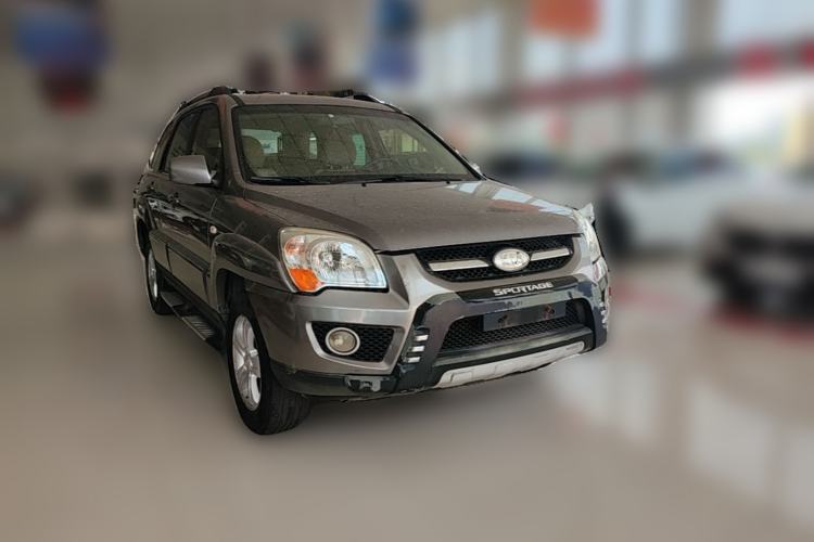 Used Kia Sportage 2009 2.0L Manual Two-Wheel-Drive GL Trim Front Right 45 Deg