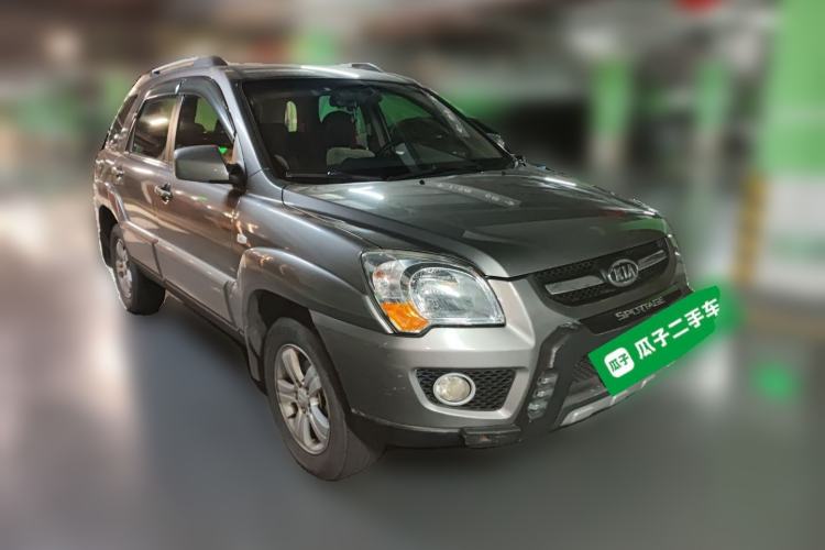 Used Kia Sportage 2009 2.0L Manual Two-Wheel-Drive GL Trim Front Right 45 Deg