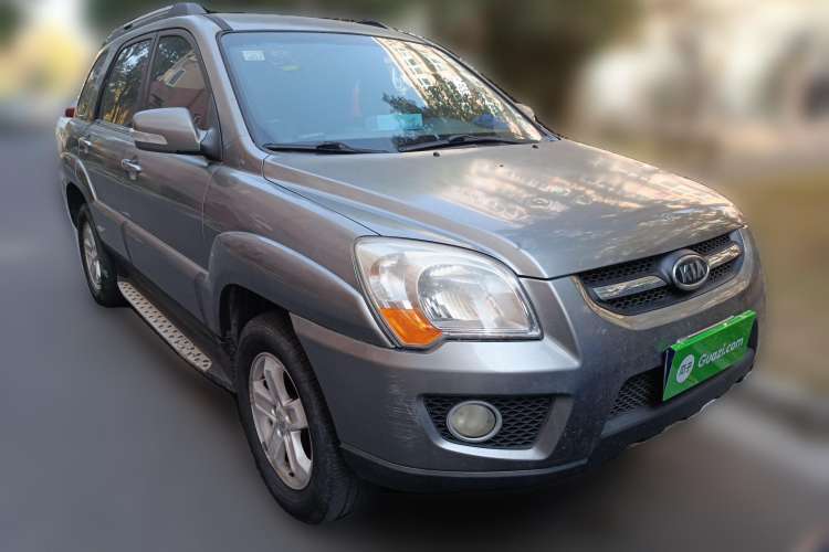 Used Kia Sportage 2009 2.0L Automatic Two-Wheel Drive GLS Front Right 45 Deg