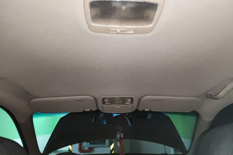 Used Kia Sportage 2009 2.0L Manual Two-Wheel-Drive GL Trim Headliner