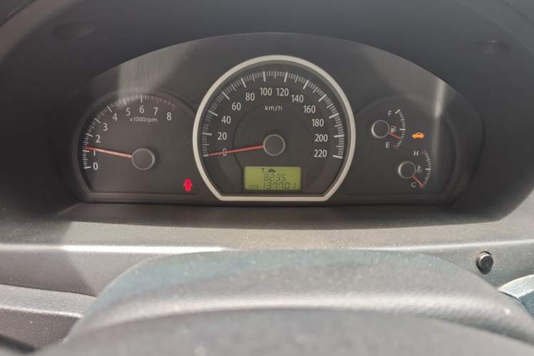 Used Kia Sportage 2009 2.0L Manual Two-Wheel-Drive GLS Odometer Close Up