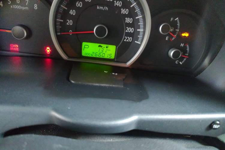 Used Kia Sportage 2009 2.0L Automatic Two-Wheel Drive GLS Odometer Close Up