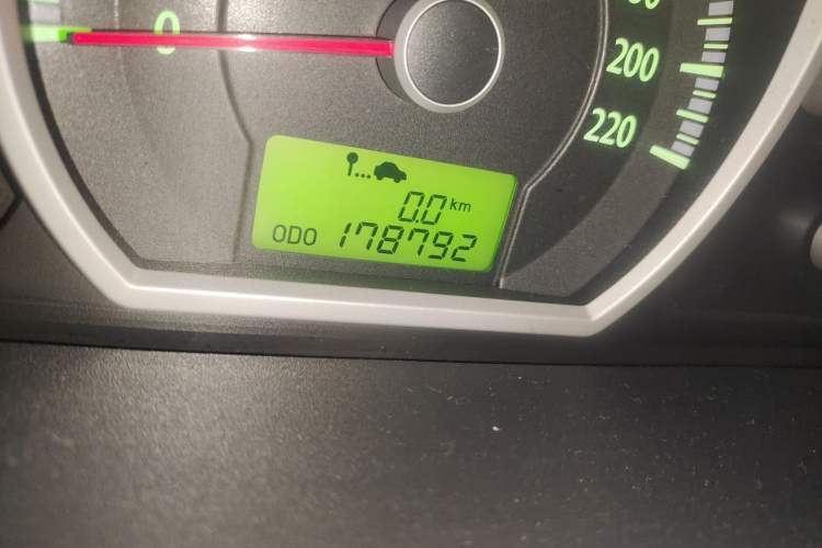 Used Kia Sportage 2009 2.0L Manual Two-Wheel-Drive GL Trim Odometer Close Up
