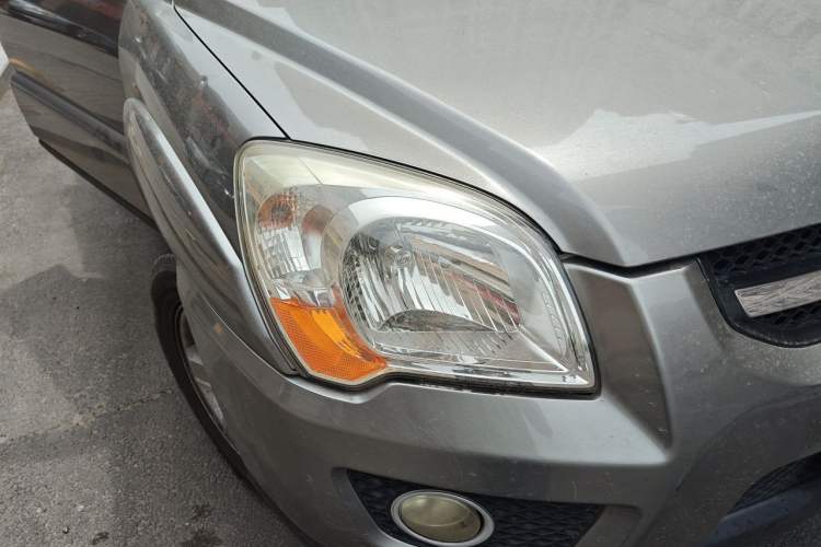 Used Kia Sportage 2009 2.0L Manual Two-Wheel-Drive GLS Right Front Headlight