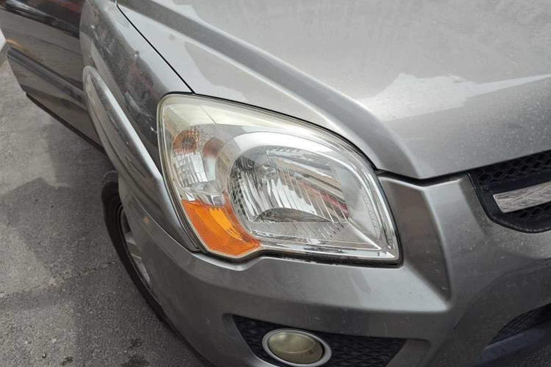 Used Kia Sportage 2009 2.0L Manual Two-Wheel-Drive GLS Right Front Headlight
