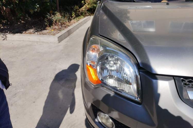 Used Kia Sportage 2009 2.0L Automatic Two-Wheel Drive GLS Right Front Headlight