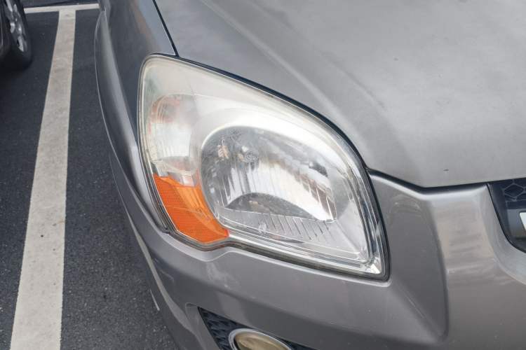 Used Kia Sportage 2009 2.0L Automatic Two-Wheel Drive GLS Right Front Headlight