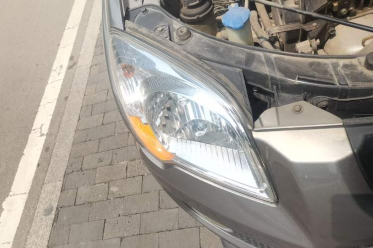 Used Kia Sportage 2009 2.0L Automatic Two-Wheel Drive GLS Right Front Headlight
