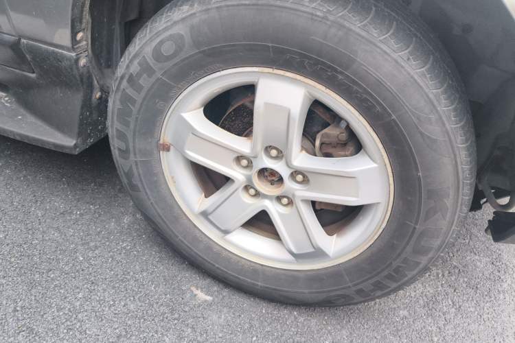 Used Kia Sportage 2009 2.0L Automatic Two-Wheel Drive GLS Right Front Wheel Hub