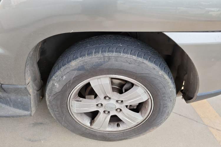 Used Kia Sportage 2009 2.0L Automatic 2WD GL Trim Right Front Wheel Hub