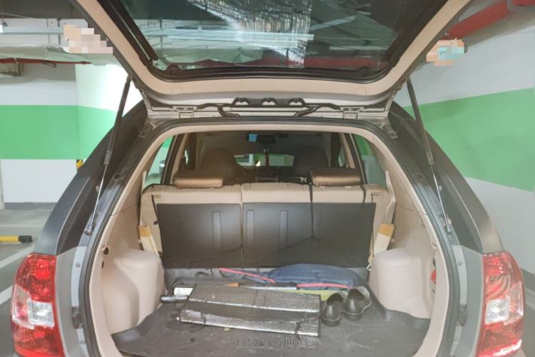 Used Kia Sportage 2009 2.0L Manual Two-Wheel-Drive GL Trim Trunk
