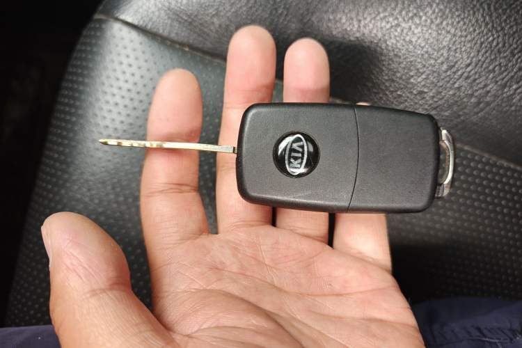 Used Kia Sportage 2009 2.0L Manual Two-Wheel-Drive GLS Vehicle Key