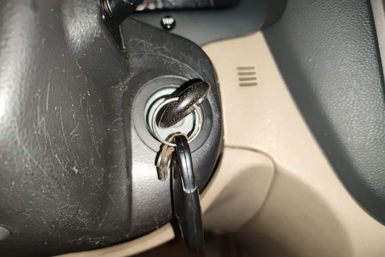 Used Kia Sportage 2009 2.0L Manual Two-Wheel-Drive GL Trim Vehicle Key