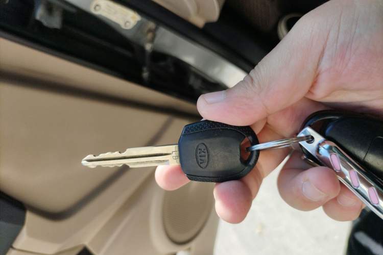 Used Kia Sportage 2009 2.0L Automatic Two-Wheel Drive GLS Vehicle Key