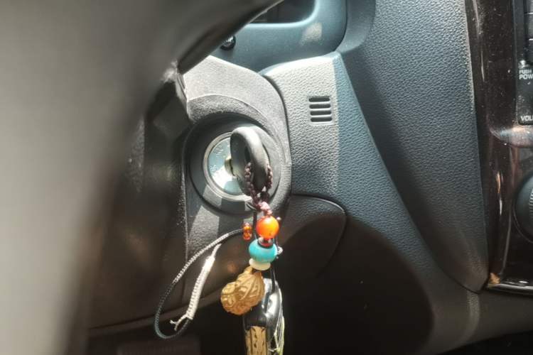 Used Kia Sportage 2009 2.0L Automatic Two-Wheel Drive GLS Vehicle Key