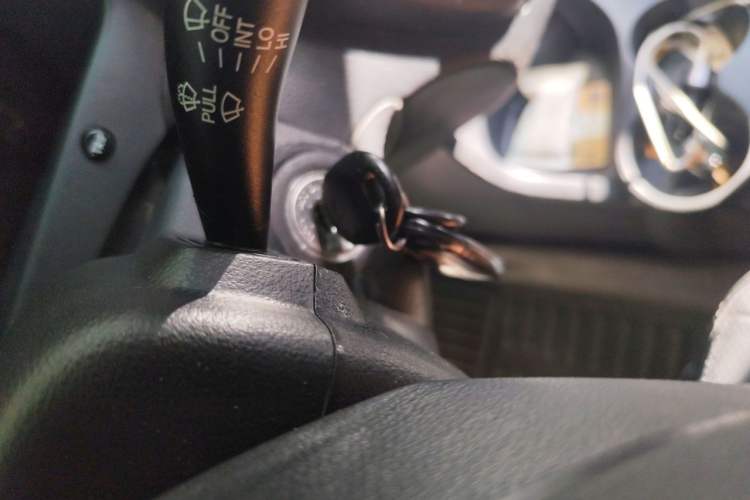 Used Kia Sportage 2009 2.0L Automatic Two-Wheel Drive GLS Vehicle Key