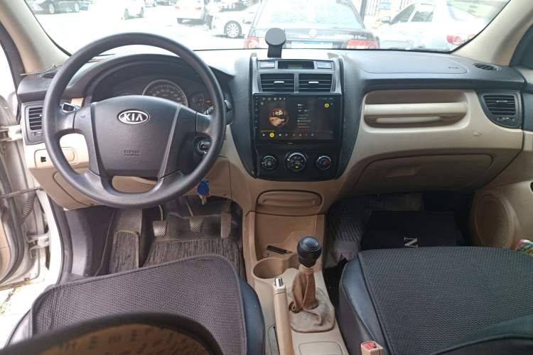 Used Kia Sportage 2009 2.0L Manual Two-Wheel-Drive GL Trim Center Console