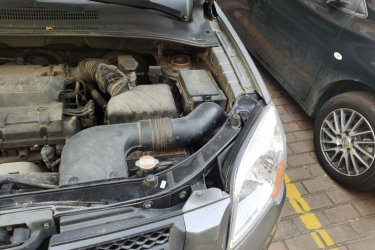 Used Kia Sportage 2009 2.0L Automatic Two-Wheel Drive GLS Engine Bay Left