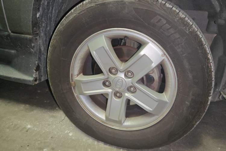 Used Kia Sportage 2009 2.0L Automatic Two-Wheel Drive GLS Right Front Wheel Hub