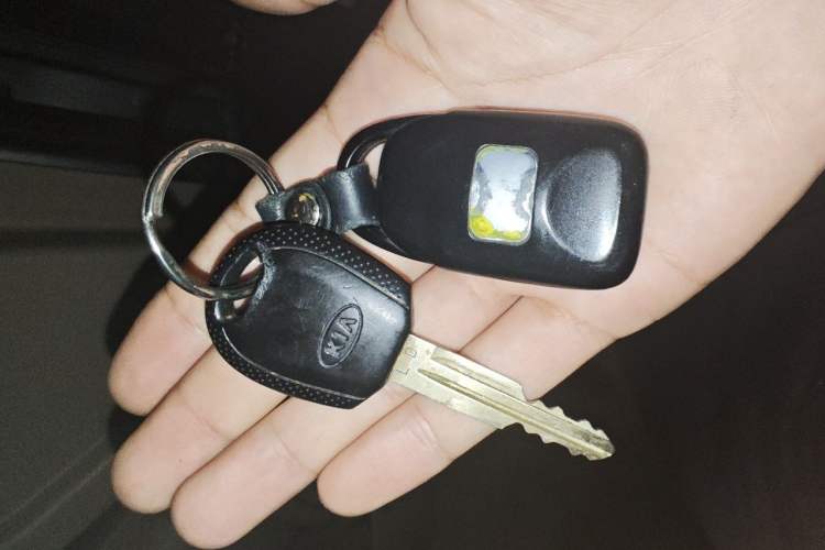 Used Kia Sportage 2009 2.0L Automatic Two-Wheel Drive GLS Vehicle Key