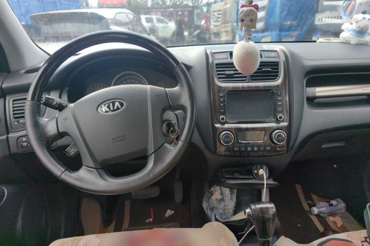 Used Kia Sportage 2009 2.0L Automatic Two-Wheel Drive GLS Center Console