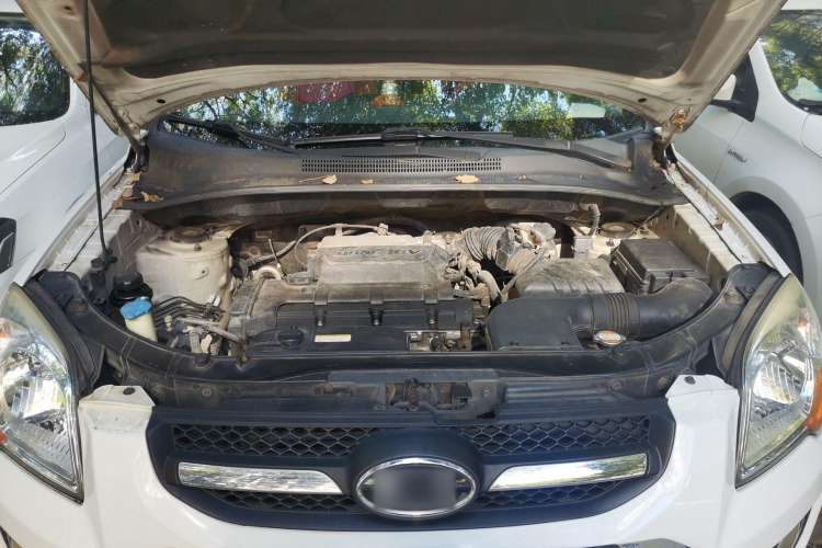 Used Kia Sportage 2009 2.0L Automatic Two-Wheel Drive GLS Engine Bay