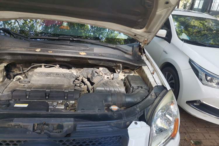 Used Kia Sportage 2009 2.0L Automatic Two-Wheel Drive GLS Engine Bay Left
