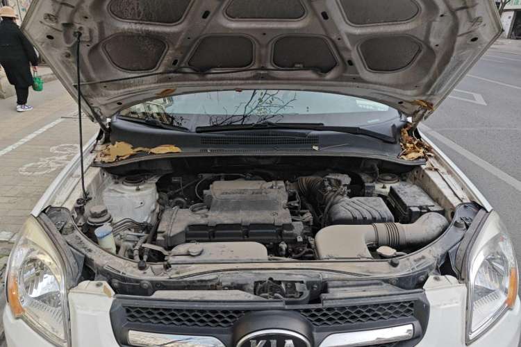 Used Kia Sportage 2009 2.0L Automatic 2WD GL Trim Engine Bay