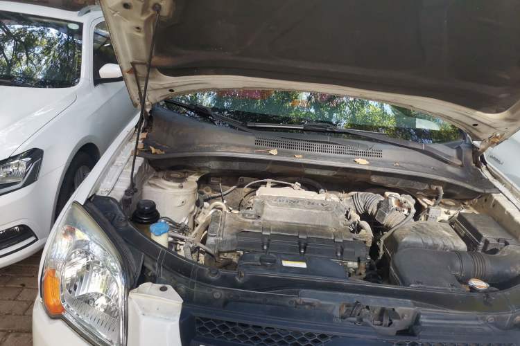 Used Kia Sportage 2009 2.0L Automatic Two-Wheel Drive GLS Engine Bay Right