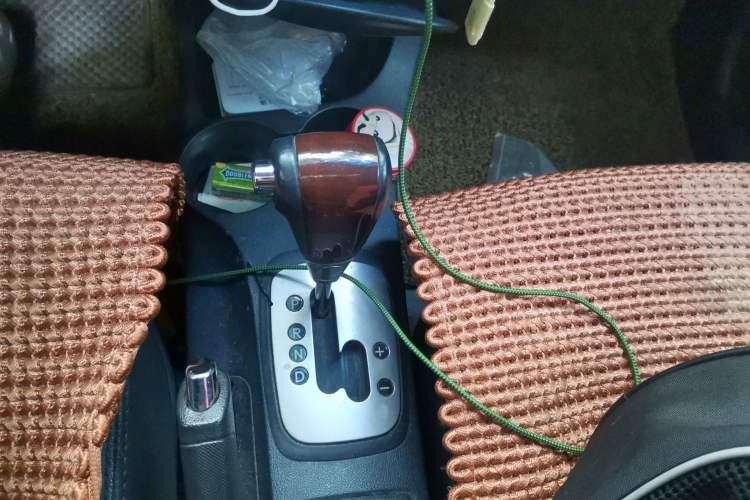 Used Kia Sportage 2009 2.0L Automatic Two-Wheel Drive GLS Gear Lever