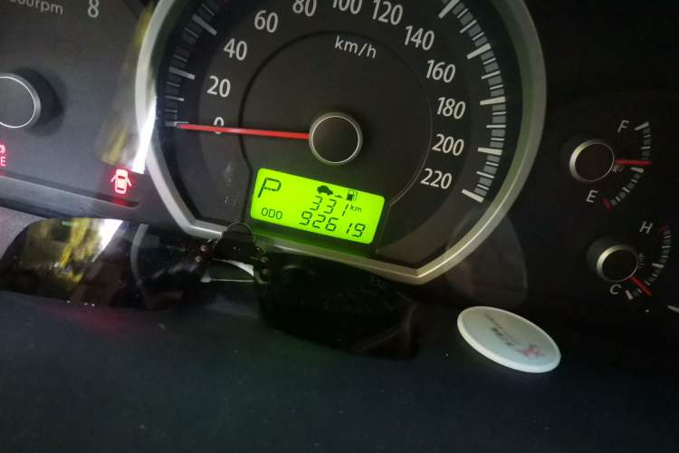 Used Kia Sportage 2009 2.0L Automatic Two-Wheel Drive GLS Odometer Close Up