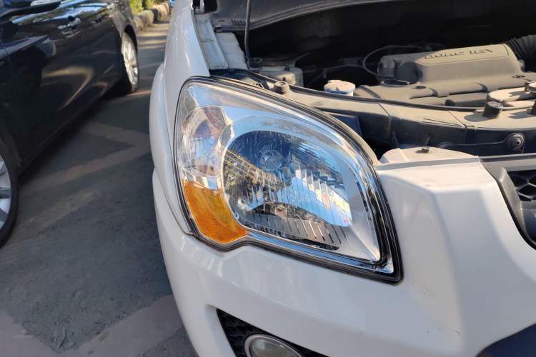 Used Kia Sportage 2009 2.0L Manual Two-Wheel-Drive GLS Right Front Headlight