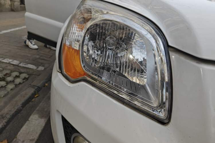 Used Kia Sportage 2009 2.0L Automatic 2WD GL Trim Right Front Headlight
