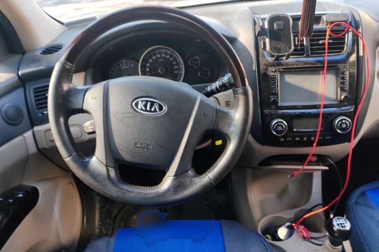 Used Kia Sportage 2009 2.0L Manual Two-Wheel-Drive GLS Steering Wheel