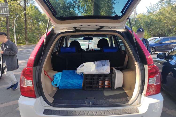 Used Kia Sportage 2009 2.0L Manual Two-Wheel-Drive GLS Trunk