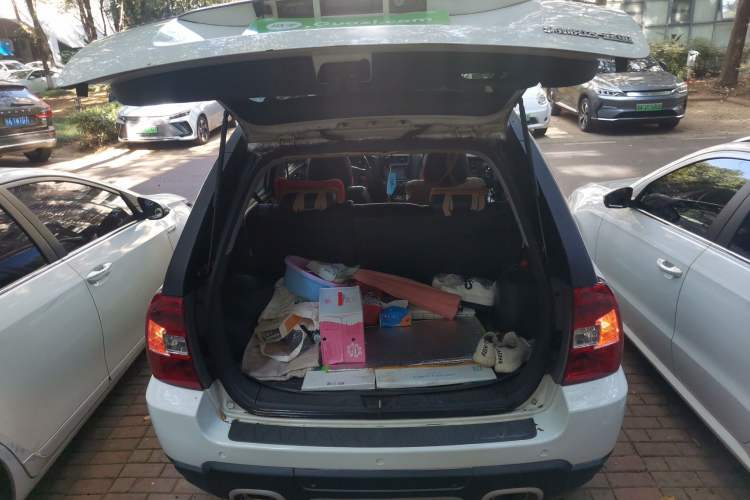 Used Kia Sportage 2009 2.0L Automatic Two-Wheel Drive GLS Trunk