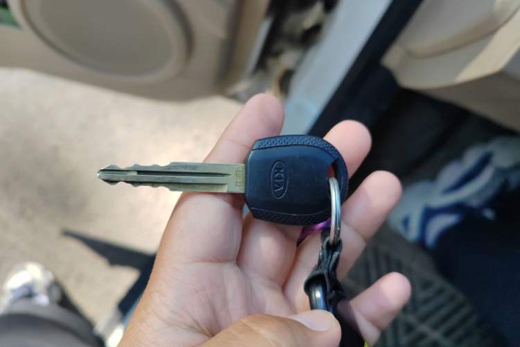 Used Kia Sportage 2009 2.0L Manual Two-Wheel-Drive GLS Vehicle Key