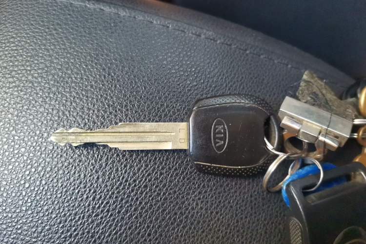 Used Kia Sportage 2009 2.0L Automatic Two-Wheel Drive GLS Vehicle Key