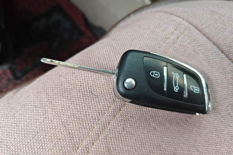 Used Kia Sportage 2009 2.0L Automatic 2WD GL Trim Vehicle Key