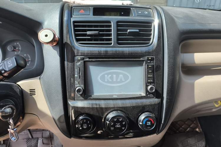 Used Kia Sportage 2011 2.0L Manual Two-Wheel Drive GL Trim Audio And AC Panel