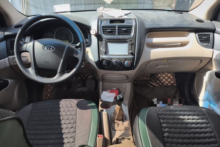 Used Kia Sportage 2011 2.0L Manual Two-Wheel Drive GL Trim Center Console