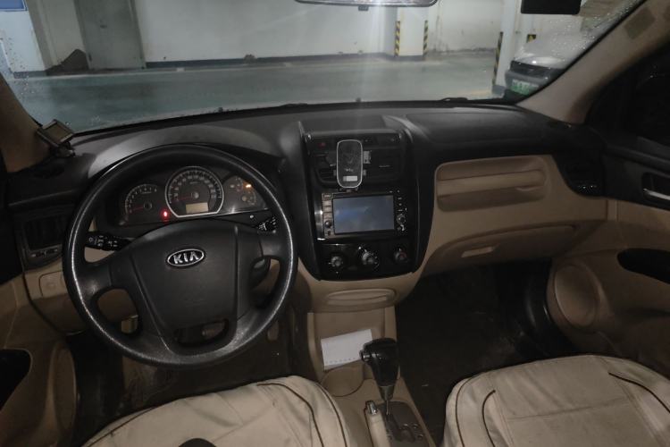 Used Kia Sportage 2011 2.0L Automatic Two-Wheel Drive GL Center Console