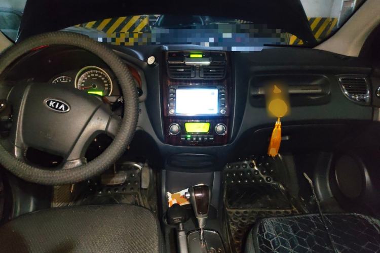 Used Kia Sportage 2011 2.0L Automatic Two-Wheel Drive GLS Center Console