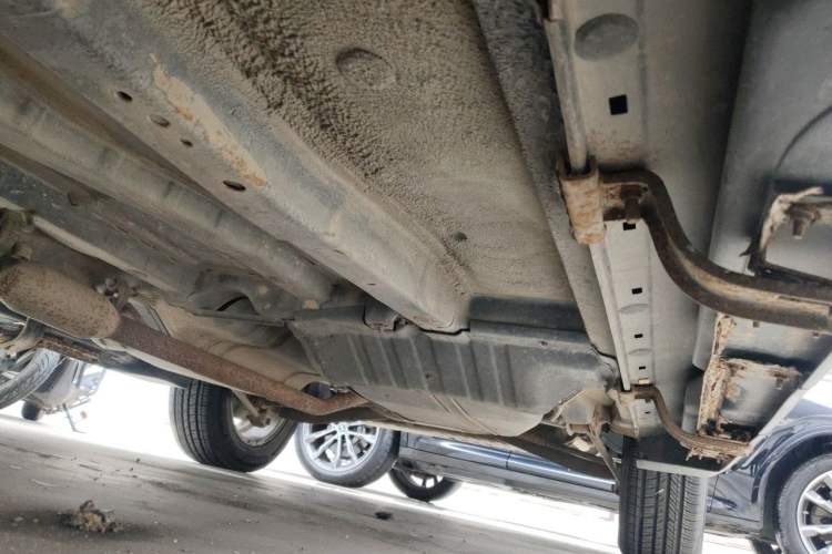 Used Kia Sportage 2011 2.0L Manual Two-Wheel Drive GL Trim Chassis Front Left