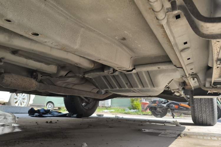Used Kia Sportage 2011 2.0L Manual Two-Wheel Drive GL Trim Chassis Front Left
