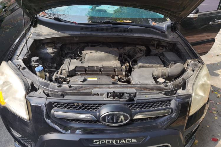 Used Kia Sportage 2011 2.0L Automatic Two-Wheel Drive GLS Engine Bay