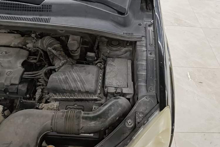 Used Kia Sportage 2011 2.0L Automatic Two-Wheel Drive GL Engine Bay Left